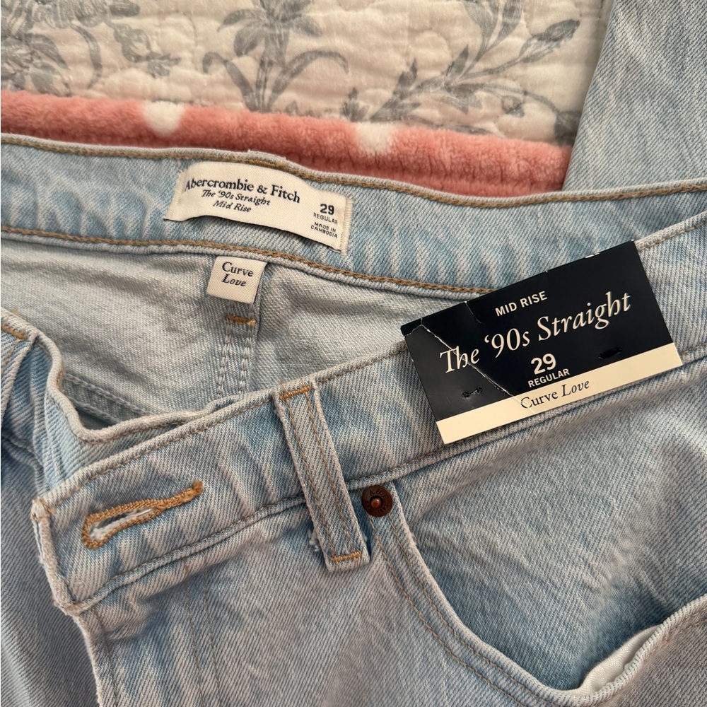 Abercrombie & Fitch Light Blue '90s Straight Mid-Rise Jeans